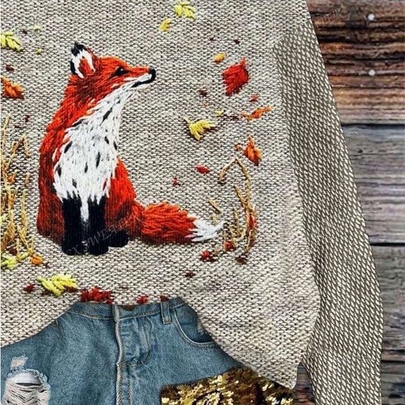 Fox Pattern Loose Pullover Sweater With Faux Embroidery Design - Picture 2 of 4
